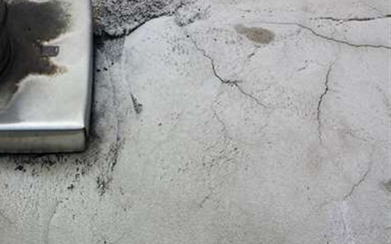 Cracked crown or leaning chimney